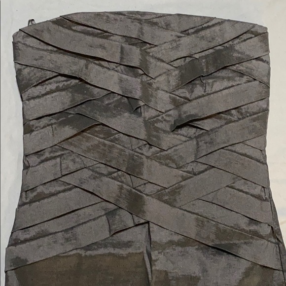 Wet seal size medium.  Mid thigh length. - Picture 4 of 7